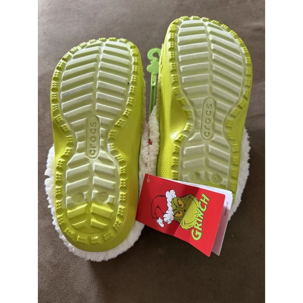 Crocs The Grinch Classic Clog Shoes Big Kids Youth Size J3 Green Red New